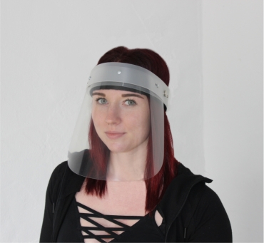 Gesichtsschutz Face Shield Behelfsgesichtsschutz PLUS aus Kunststoff universelle Passform hochklappbar mit schwarzem Stirnband Made in Germany